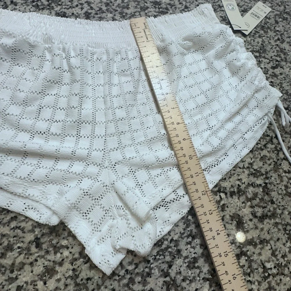 Crochet White Board Short Size XL (16-18) Women's Vacay Resort Wear‎